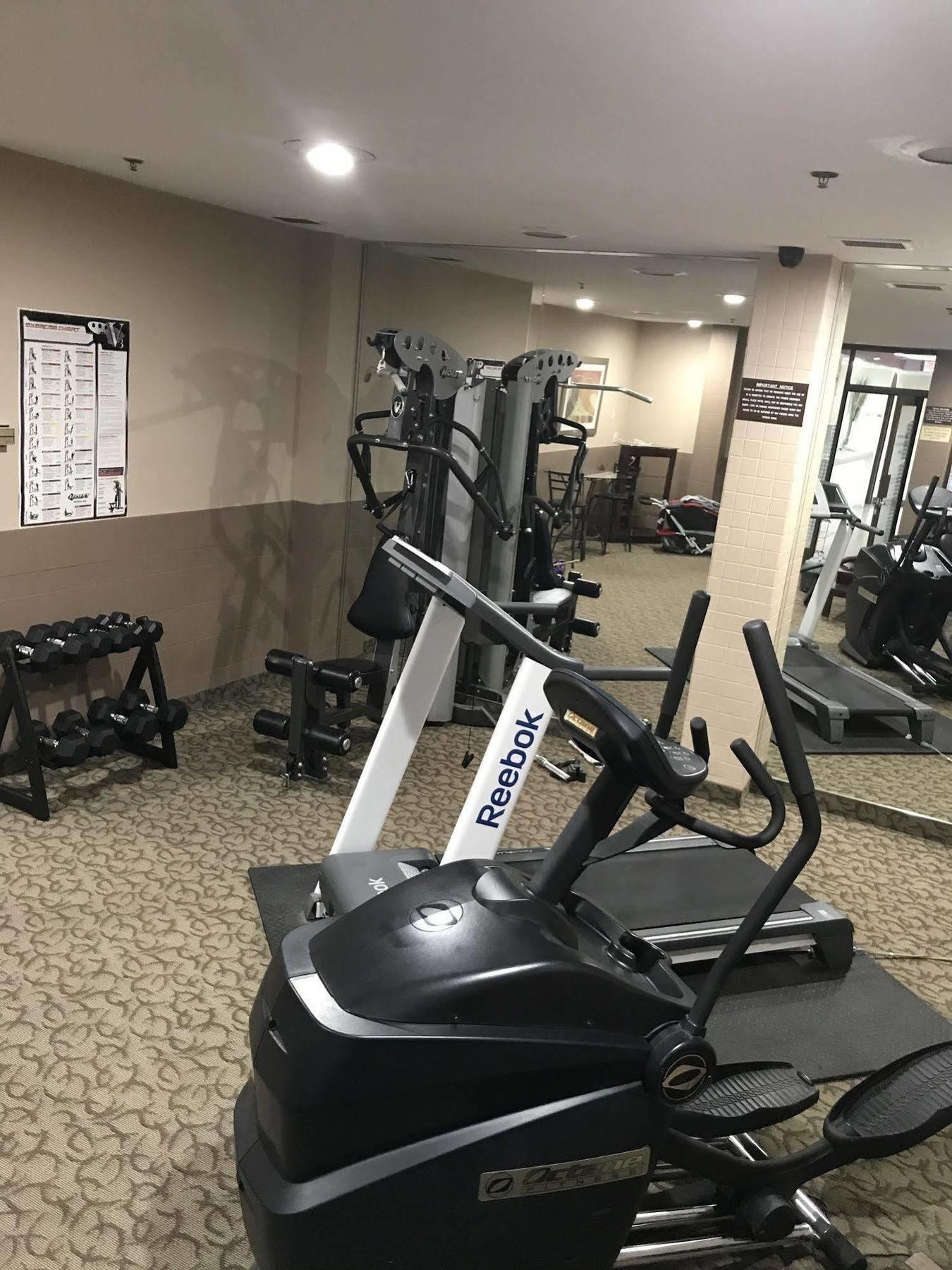 Argyll Plaza Hotel Edmonton Ngoại thất bức ảnh