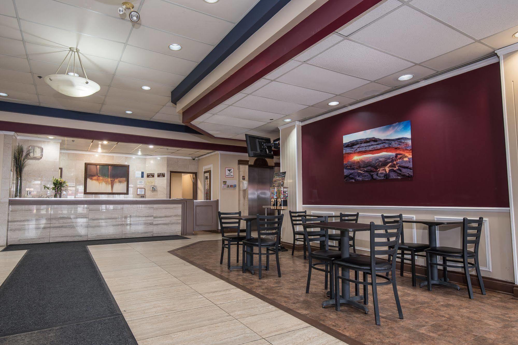 Argyll Plaza Hotel Edmonton Ngoại thất bức ảnh