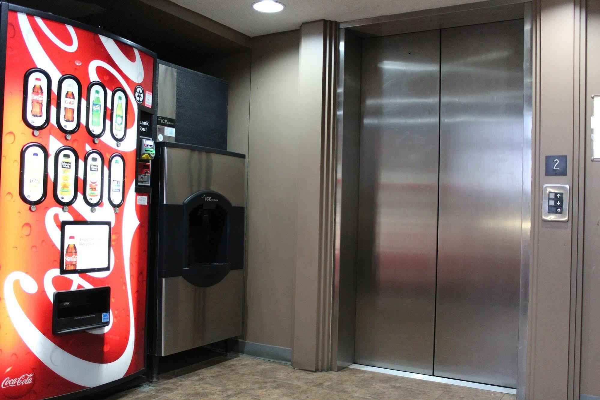 Argyll Plaza Hotel Edmonton Ngoại thất bức ảnh