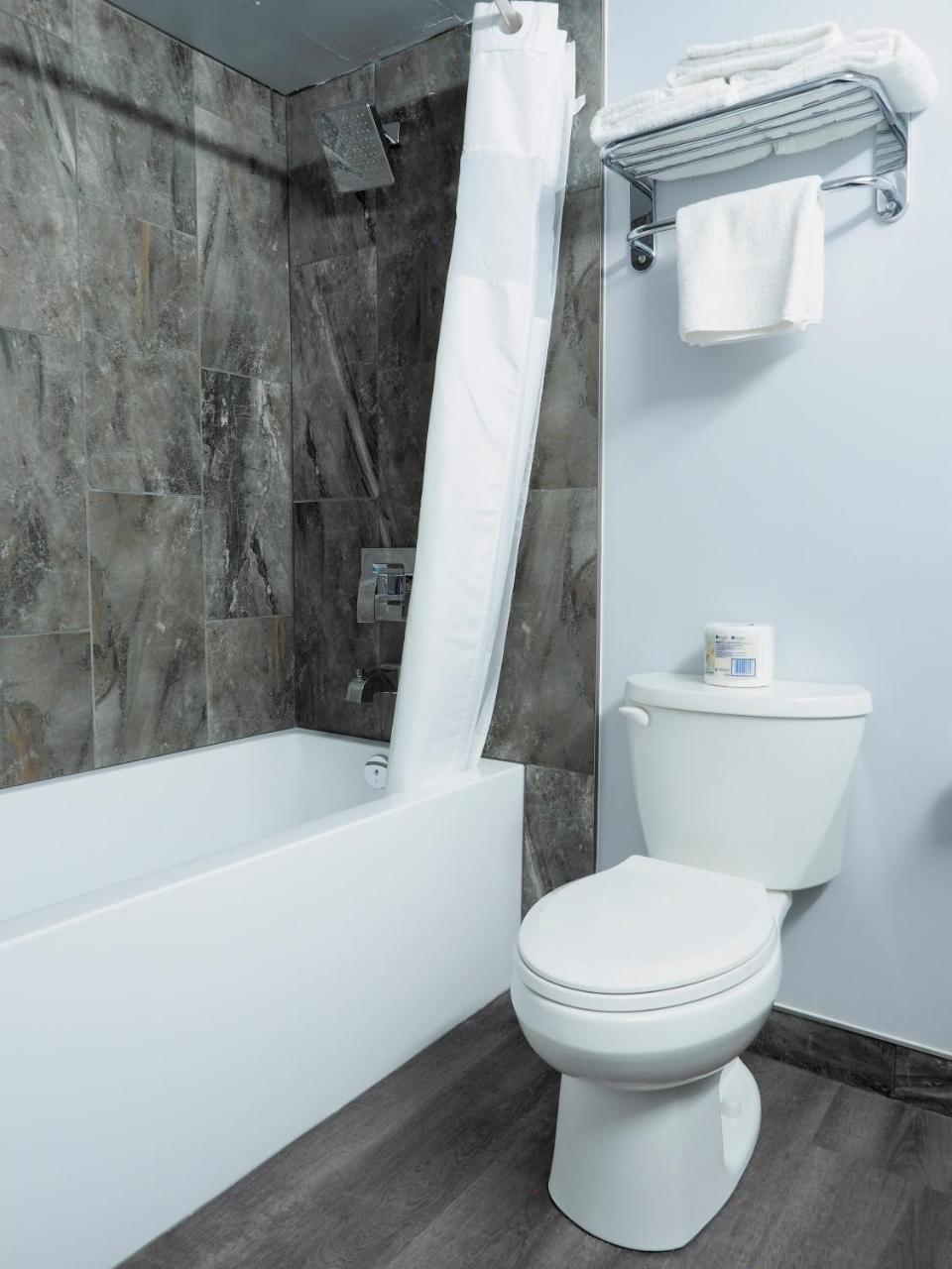 Argyll Plaza Hotel Edmonton Ngoại thất bức ảnh