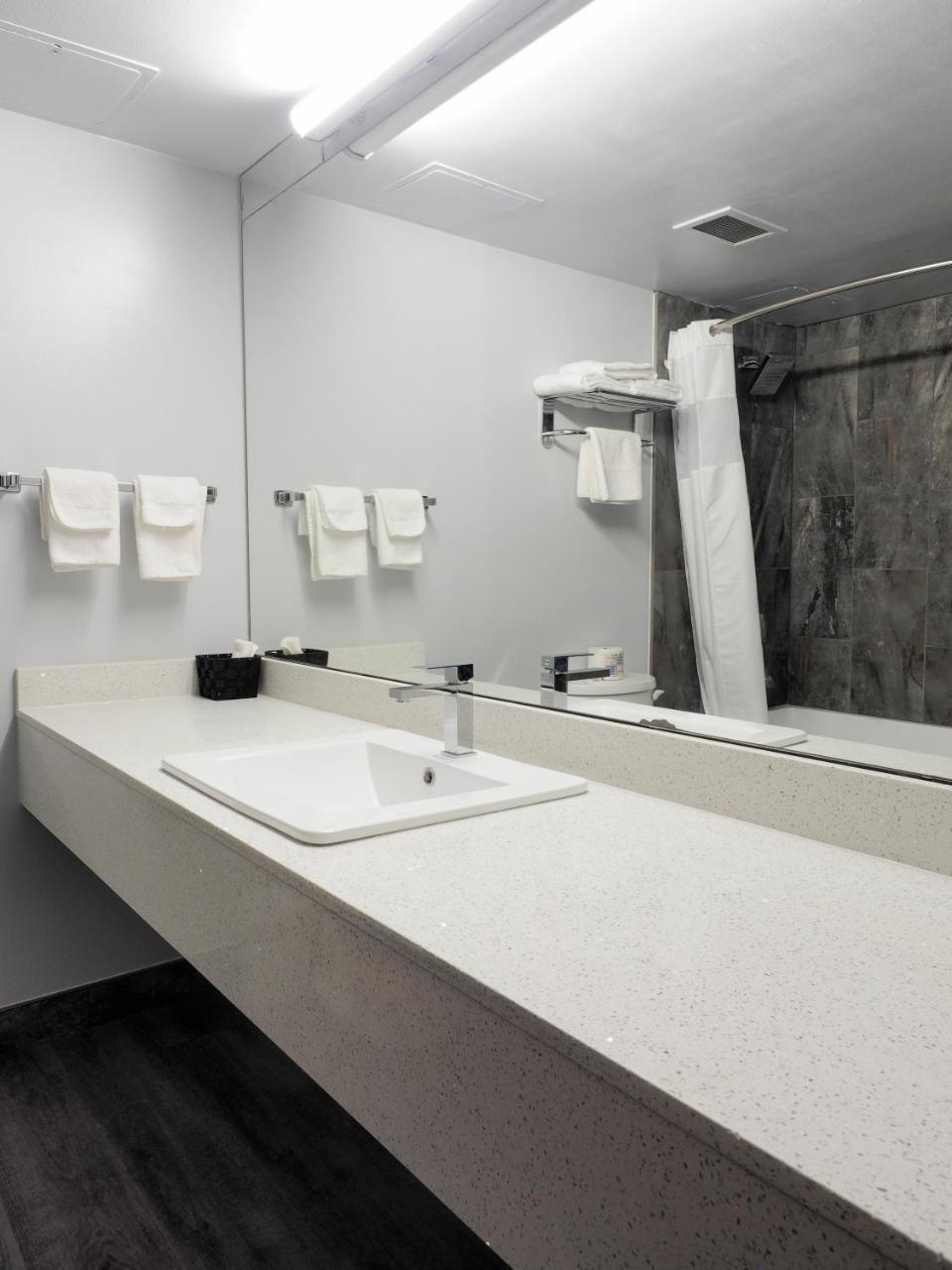 Argyll Plaza Hotel Edmonton Ngoại thất bức ảnh